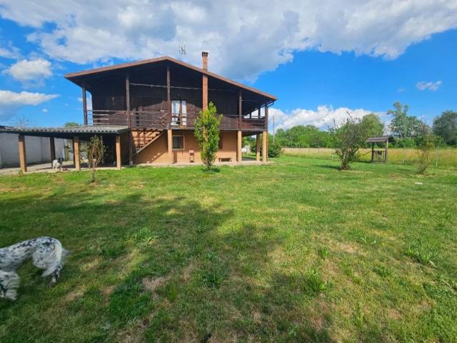 Villa Indipendente in vendita a Piemonte, Novara