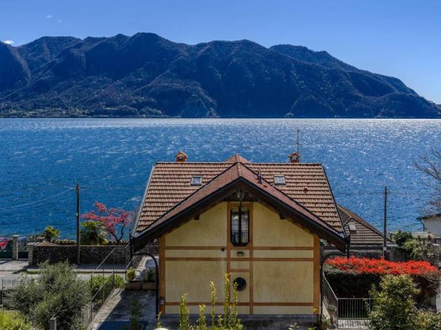 Villa Indipendente in vendita a Ronco, Piemonte