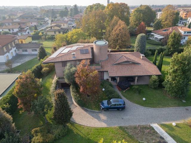 Villa Indipendente in vendita a Ghisalba, Lombardia