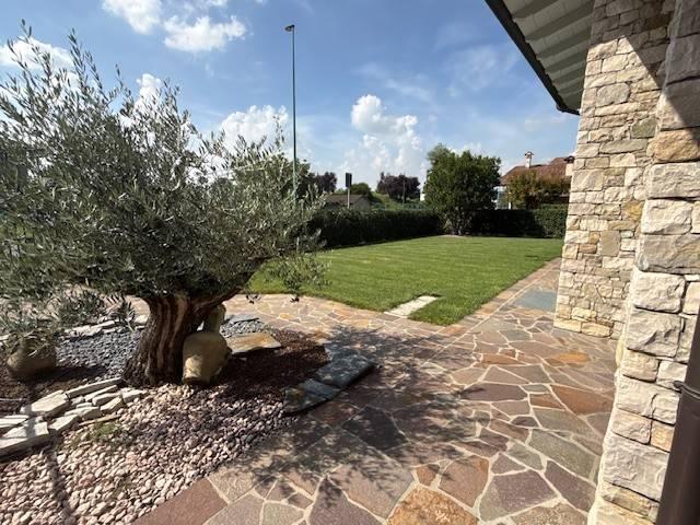 Villa Indipendente in vendita a Ghisalba, Bergamo