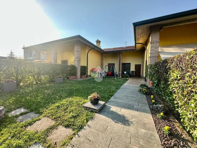 Villa Indipendente in vendita a Ghisalba, Lombardia