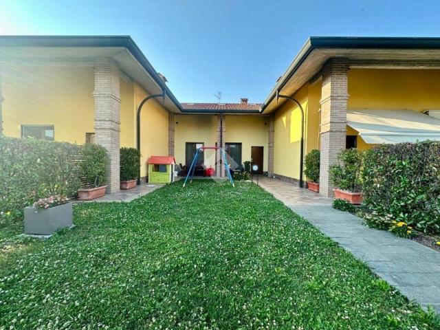 Villa Indipendente in vendita a Ghisalba, Lombardia