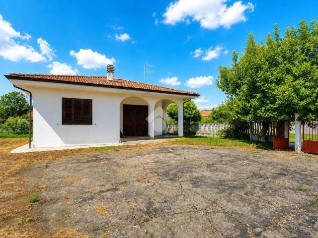 Villa Indipendente in vendita a Piemonte, Vercelli