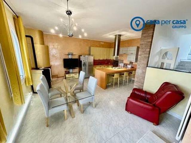 Villa Indipendente in vendita a Giacciano Con Baruchella, Veneto