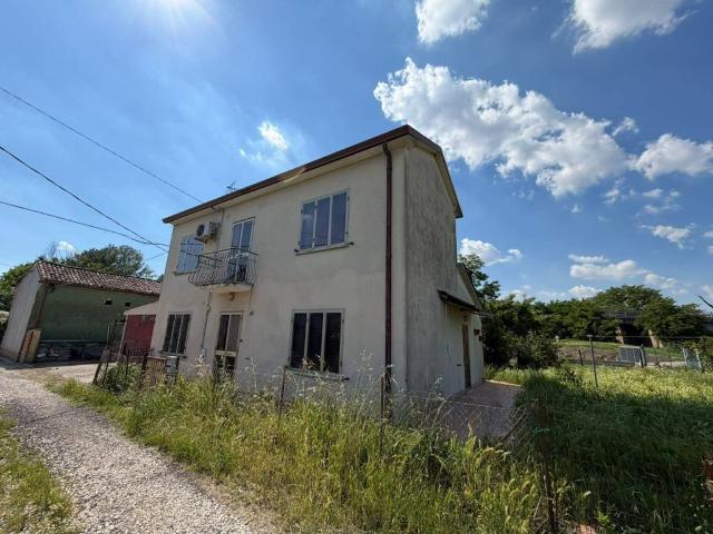 Villa Indipendente in vendita a Ceneselli, Veneto