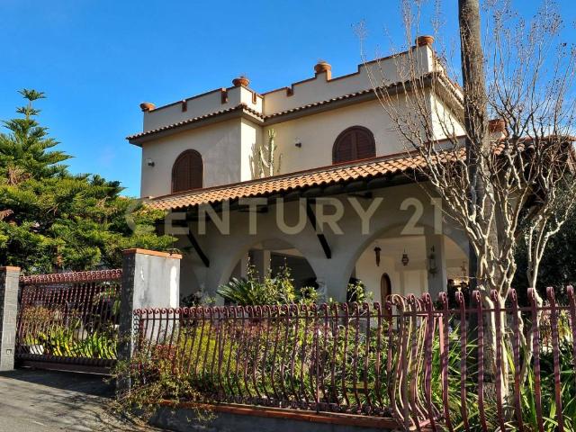 Villa Indipendente in vendita a Giarre, Sicilia