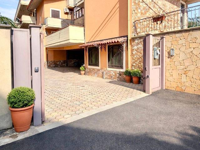 Villa Indipendente in vendita a Giarre, Sicilia