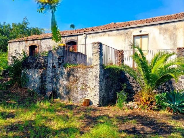 Villa Indipendente in vendita a Sciara, Giarre