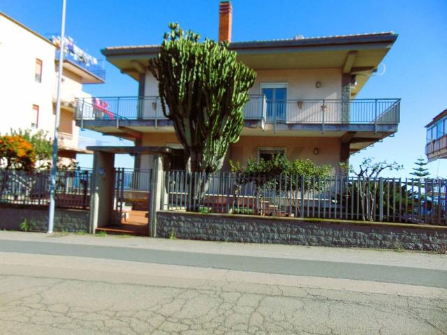 Villa Indipendente in vendita a San Giovanni Montebello, Giarre