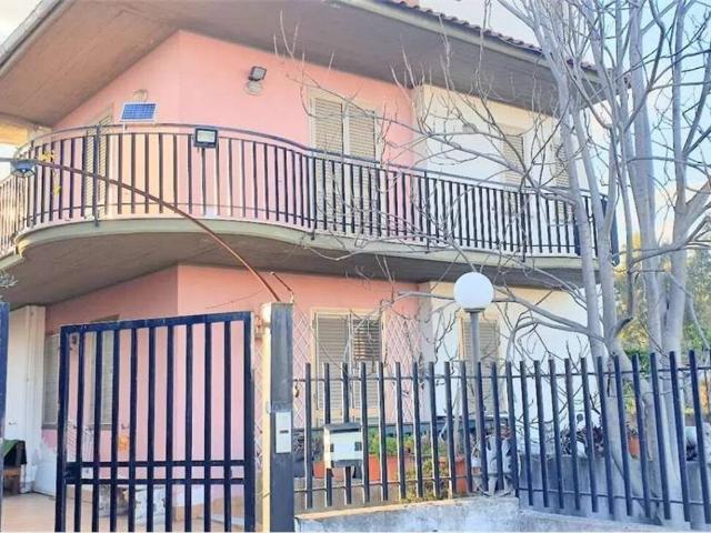 Villa Indipendente in vendita a Macchia, Giarre