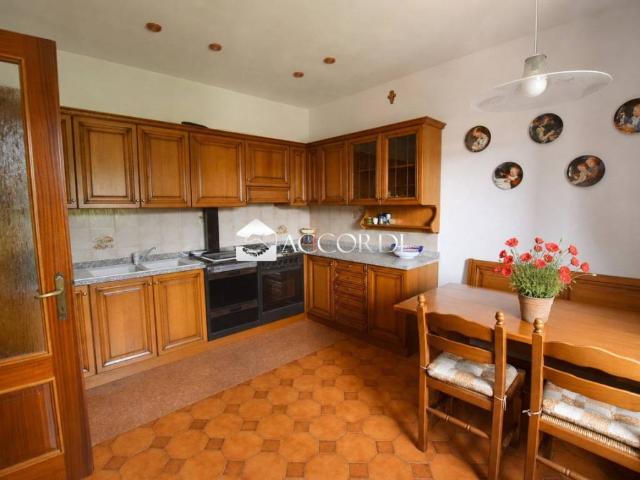 Villa Indipendente in vendita a Cusignana, Giavera Del Montello