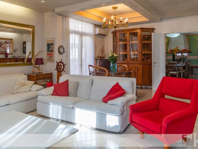Villa Indipendente in vendita a Cusignana, Giavera Del Montello