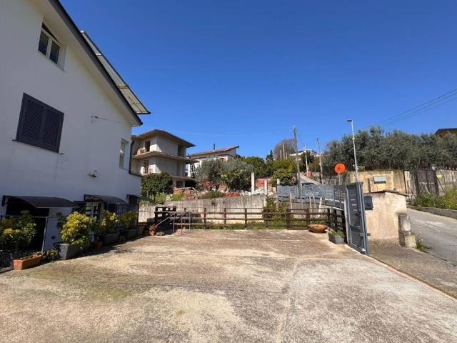 Villa Indipendente in vendita a Giffoni Sei Casali, Campania