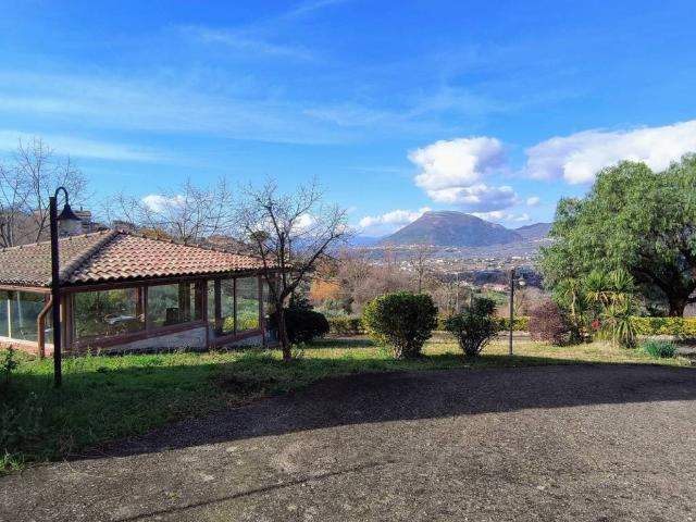 Villa Indipendente in vendita a Giffoni Valle Piana, Campania