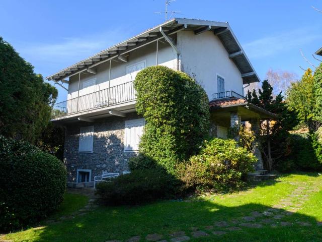 Villa Indipendente in vendita a Vezzo, Gignese