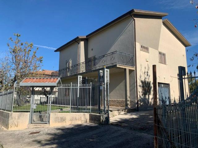 Villa Indipendente in vendita a Gildone, Molise