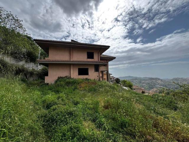 Villa Indipendente in vendita a Calabria, Catanzaro