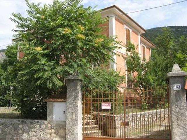 Villa Indipendente in vendita a Gioia Dei Marsi, Abruzzo