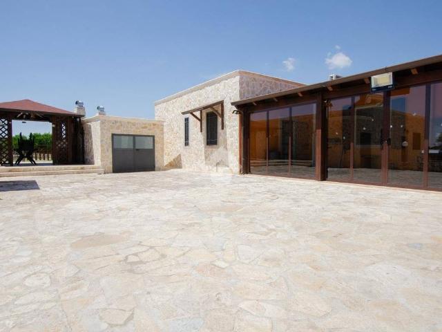 Villa Indipendente in vendita a Gioia del Colle, Bari