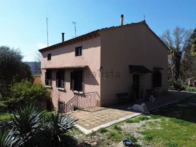 Villa Indipendente in vendita a Giove, Terni