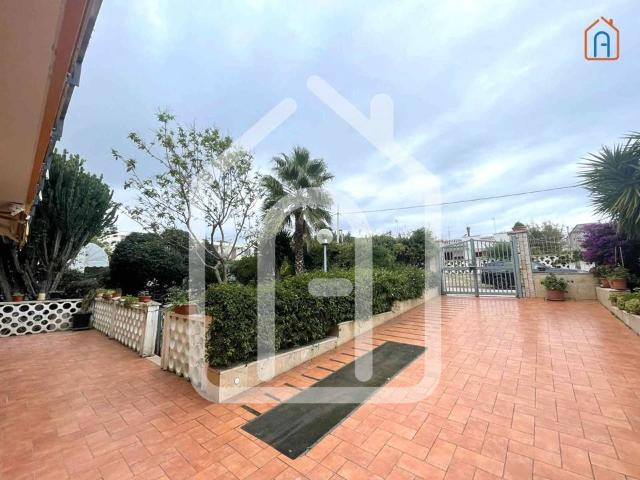 Villa Indipendente in vendita a Puglia, Bari