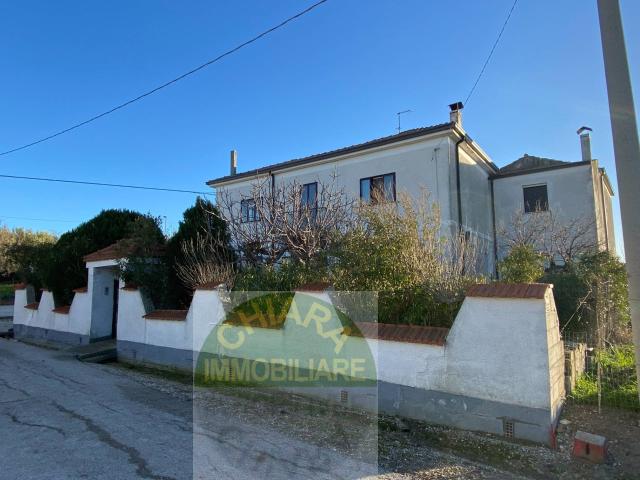 Villa Indipendente in vendita a Gissi, Abruzzo