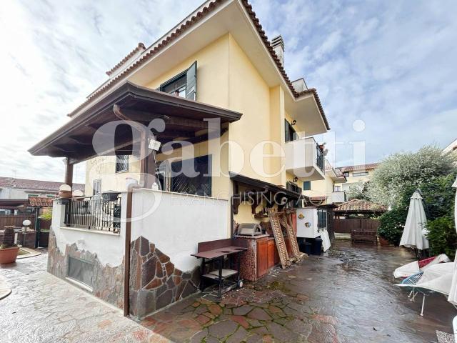 Villa Indipendente in vendita a Giugliano In Campania, Campania