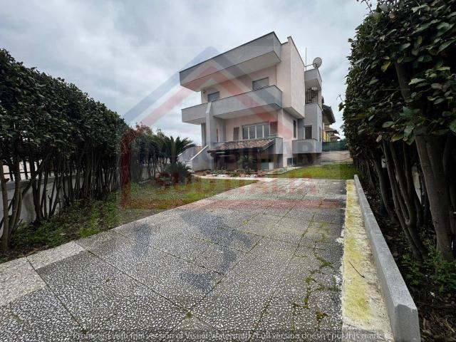 Villa Indipendente in vendita a Giugliano In Campania, Campania
