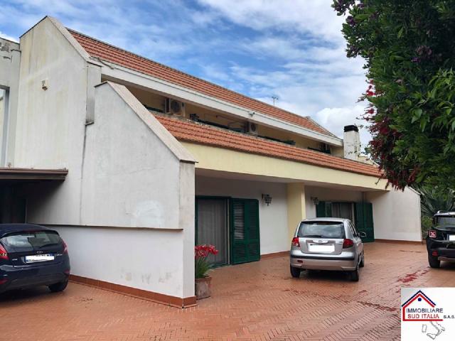 Villa Indipendente in vendita a Giugliano In Campania, Campania