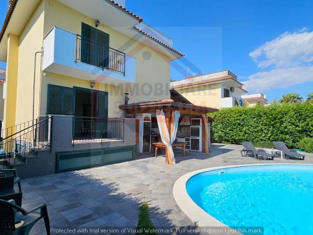 Villa Indipendente in vendita a Giugliano In Campania, Campania