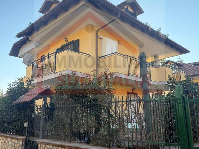 Villa Indipendente in vendita a Giugliano In Campania, Campania