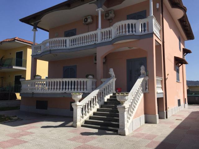 Villa Indipendente in vendita a Giugliano In Campania, Campania