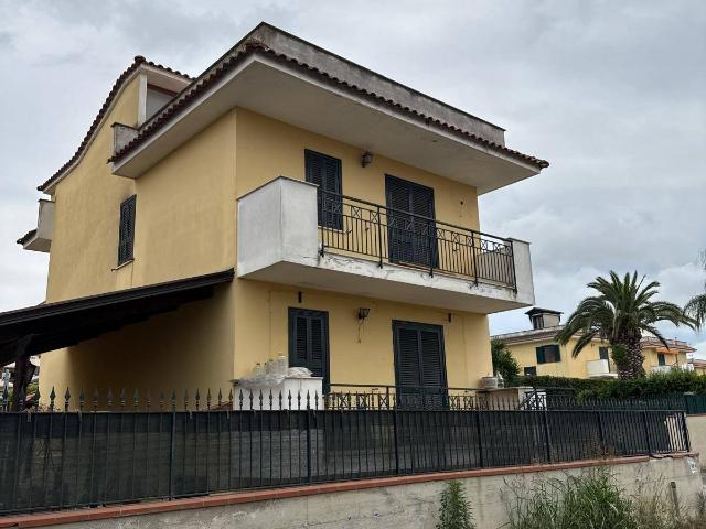 Villa Indipendente in vendita a Giugliano In Campania, Campania