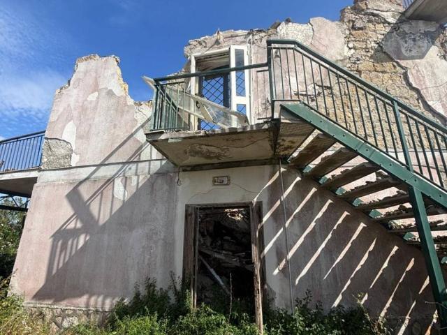 Villa Indipendente in vendita a Giugliano In Campania, Campania