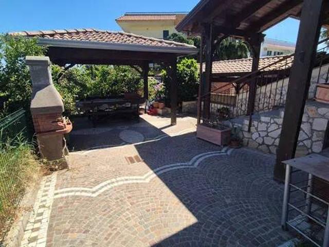Villa Indipendente in vendita a Giugliano In Campania, Campania