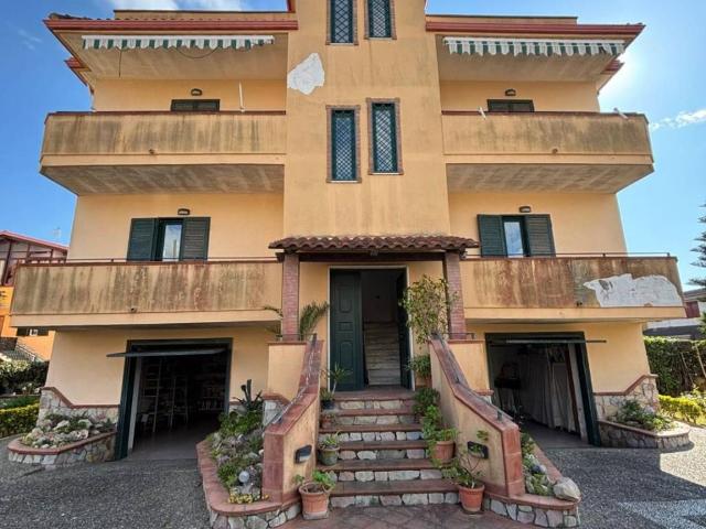 Villa Indipendente in vendita a Giugliano In Campania, Campania