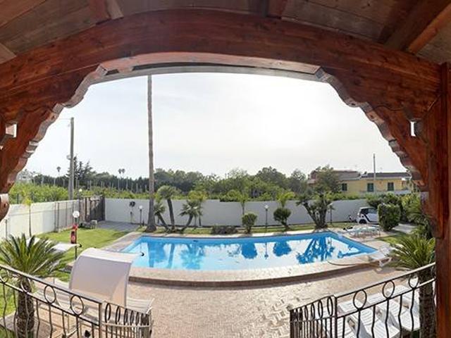 Villa Indipendente in vendita a Festinese, Giugliano in Campania