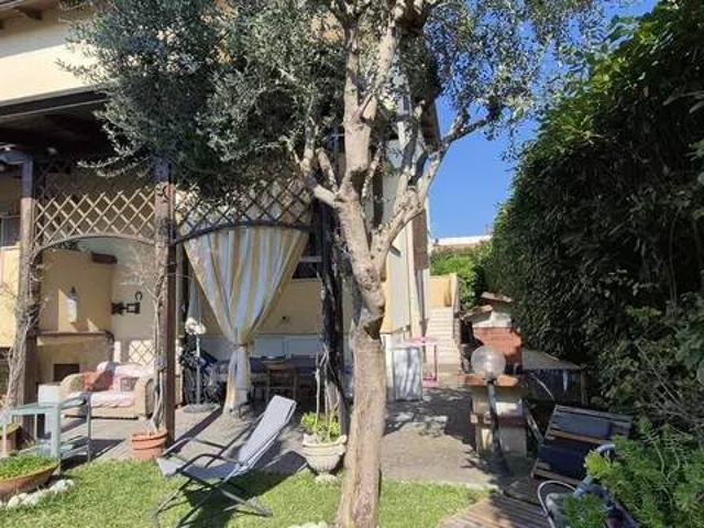 Villa Indipendente in vendita a Giugliano In Campania, Campania