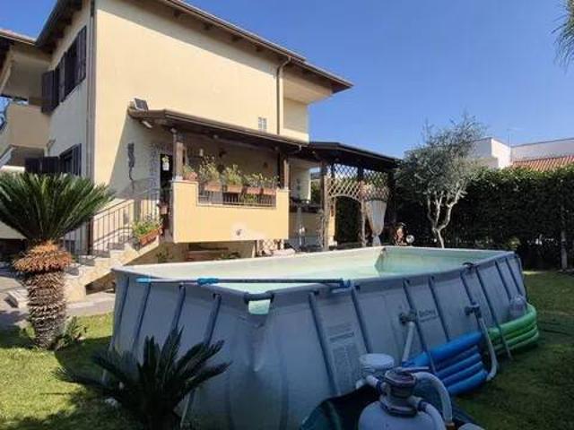 Villa Indipendente in vendita a Giugliano In Campania, Campania