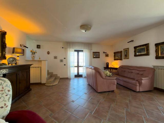 Villa Indipendente in vendita a Giugliano In Campania, Campania