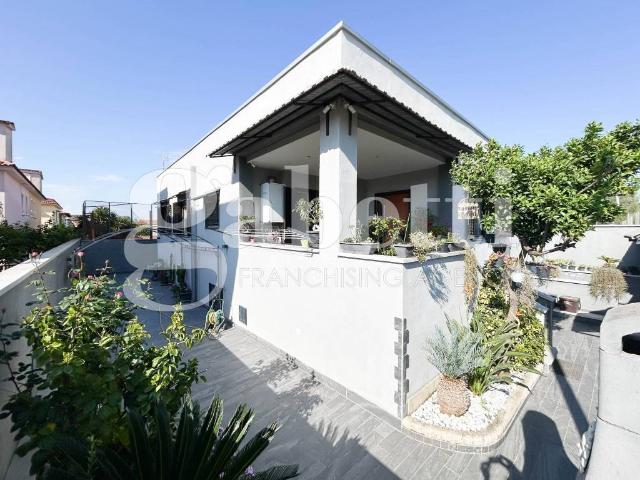 Villa Indipendente in vendita a Giugliano In Campania, Campania
