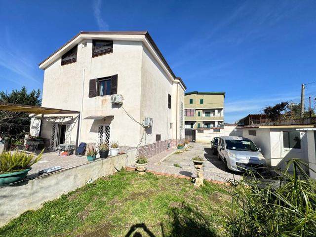 Villa Indipendente in vendita a Giugliano In Campania, Campania