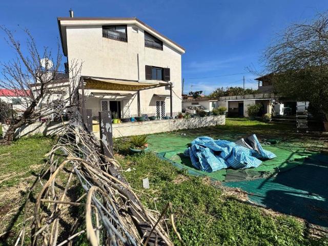 Villa Indipendente in vendita a Giugliano In Campania, Campania