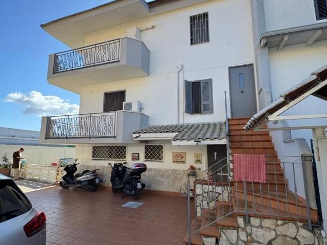 Villa Indipendente in vendita a Giugliano In Campania, Campania