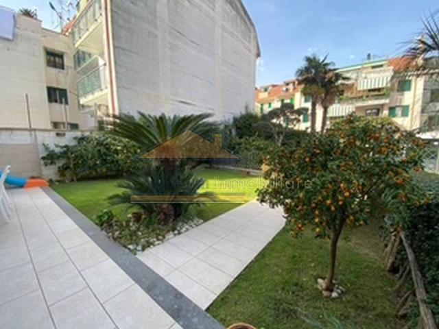 Villa Indipendente in vendita a Colonne, Giugliano In Campania
