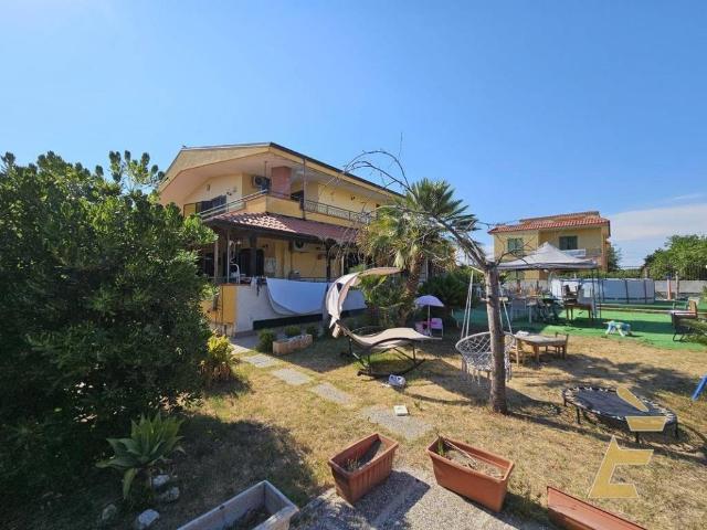 Villa Indipendente in vendita a Giugliano In Campania, Campania