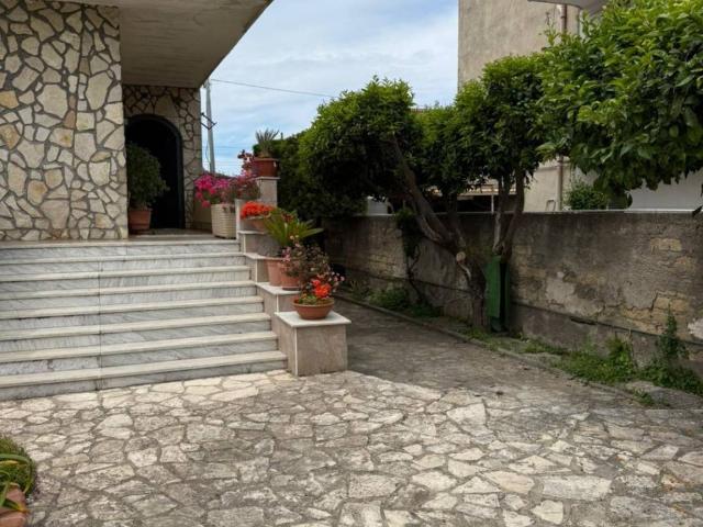 Villa Indipendente in vendita a Ponte Riccio - Giugliano Stazione, Giugliano In Campania