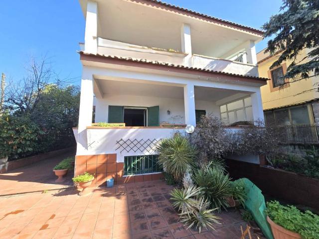 Villa Indipendente in vendita a Giugliano In Campania, Campania