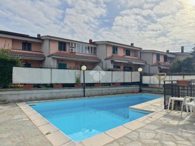 Villa Indipendente in vendita a Giugliano In Campania, Campania