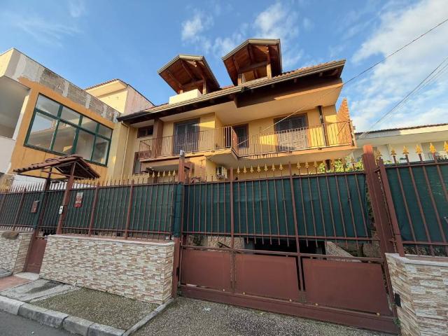 Villa Indipendente in vendita a Giugliano In Campania, Campania
